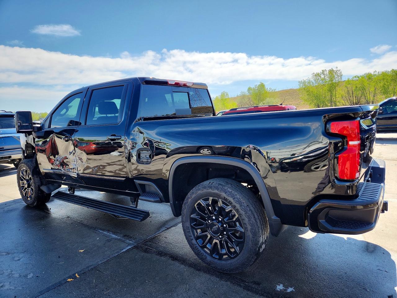 2024 CHEVROLET SILVERADO K2500 HIGH COUNTRY photo 3