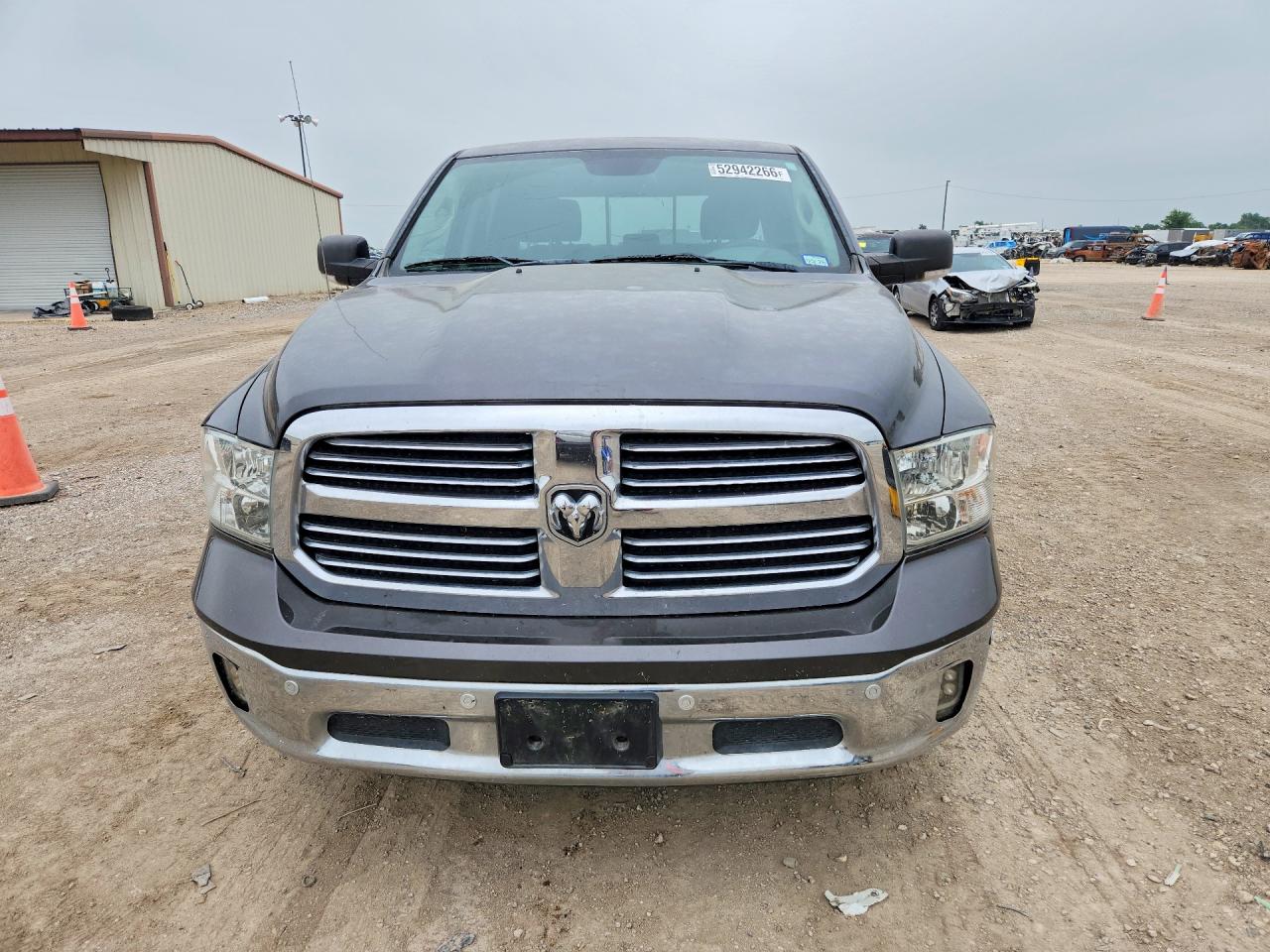 2016 RAM 1500 SLT photo 5