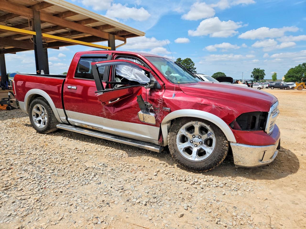 2014 RAM 1500 LARAMIE photo 4