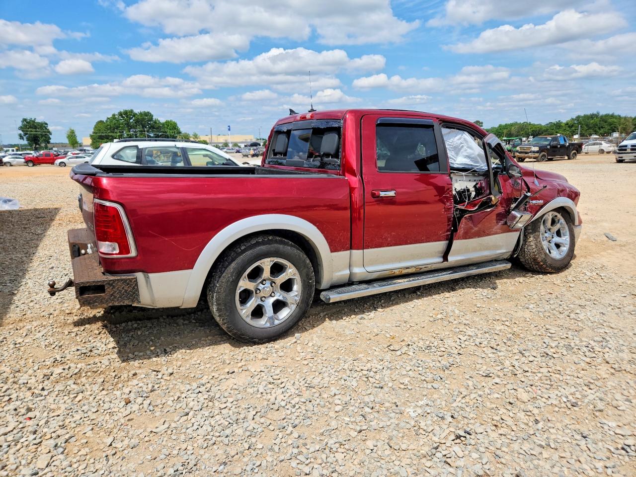 2014 RAM 1500 LARAMIE photo 3