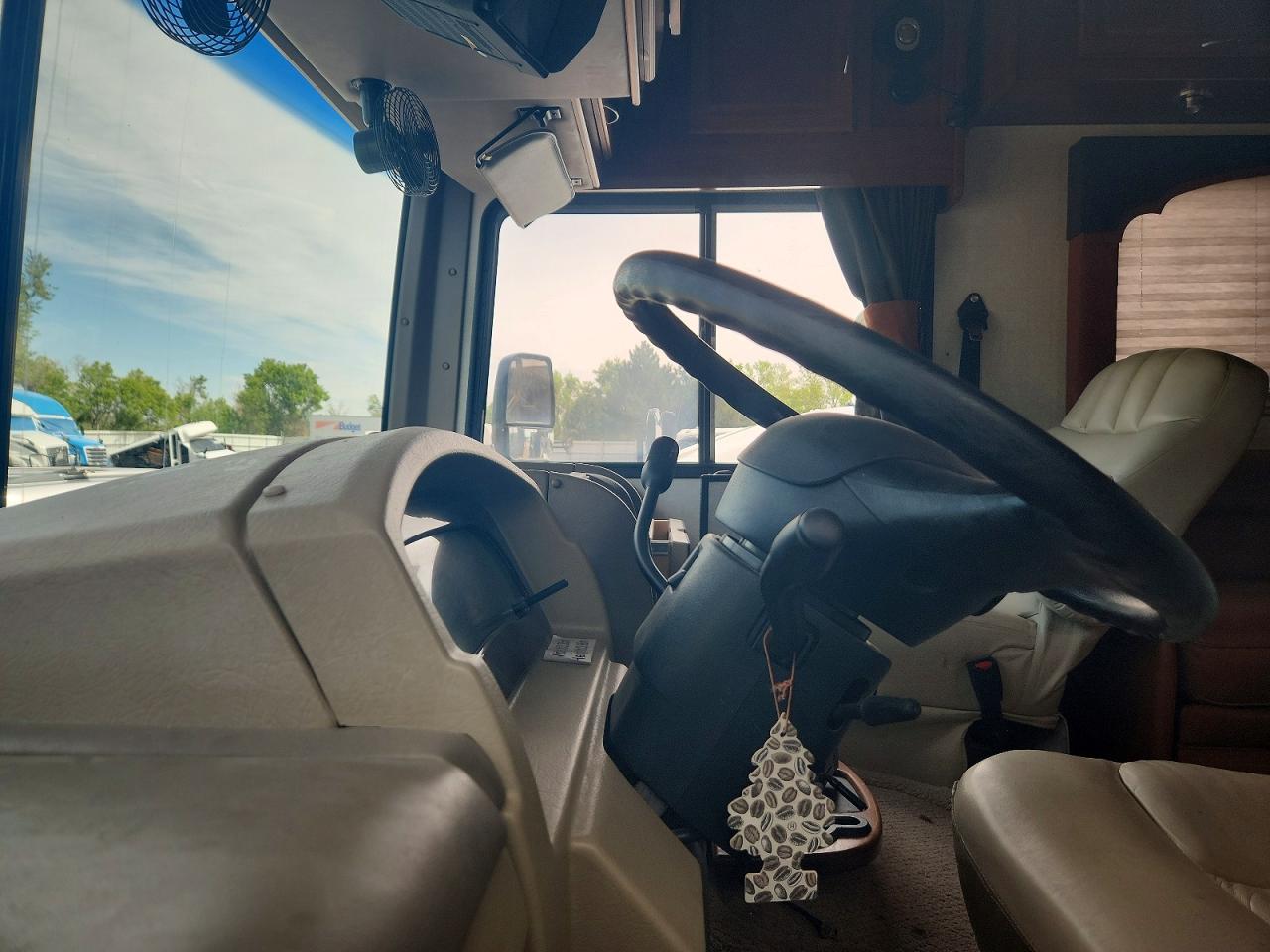 2007 BOUNDER RV photo 22