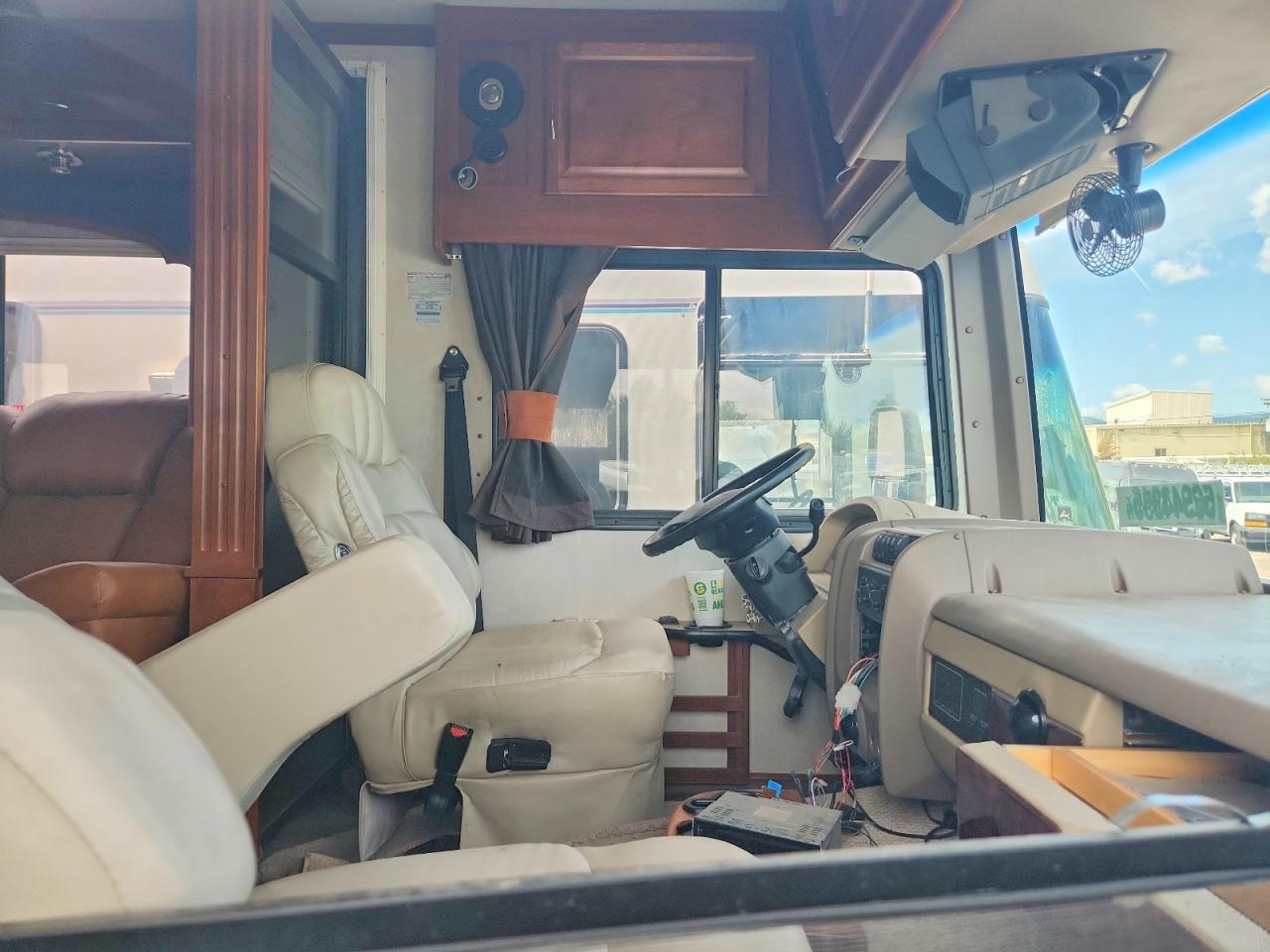 2007 BOUNDER RV photo 13