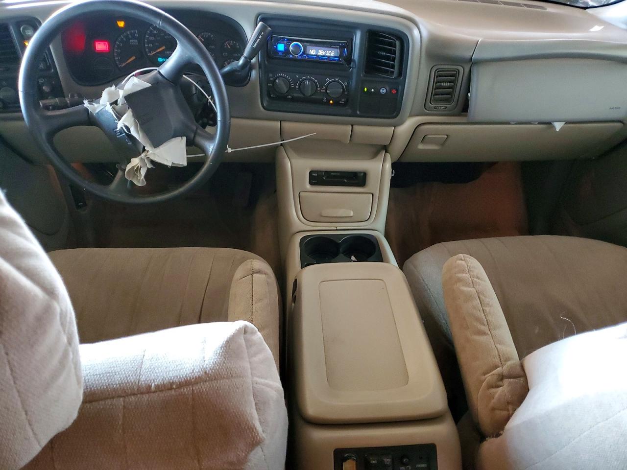 2002 GMC YUKON photo 8