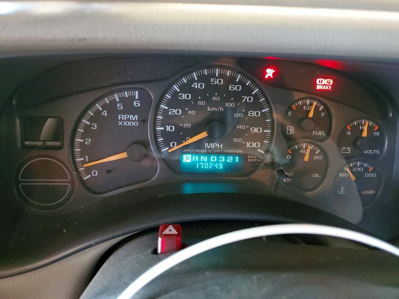 2002 GMC YUKON photo 9