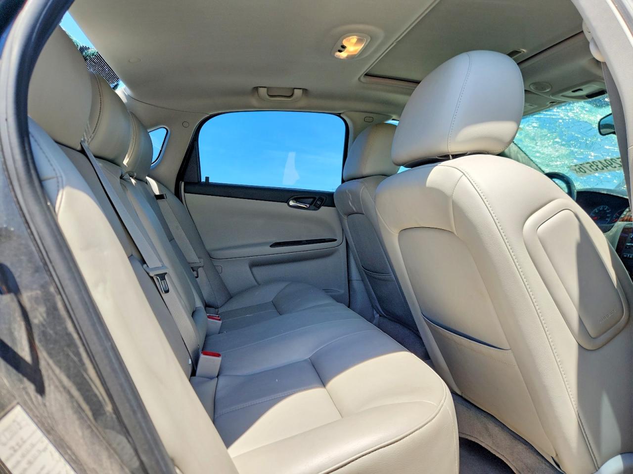 2011 CHEVROLET IMPALA LT photo 28