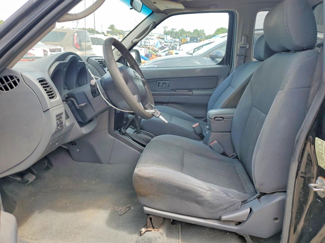 2004 NISSAN FRONTIER KING CAB XE V6 photo 13