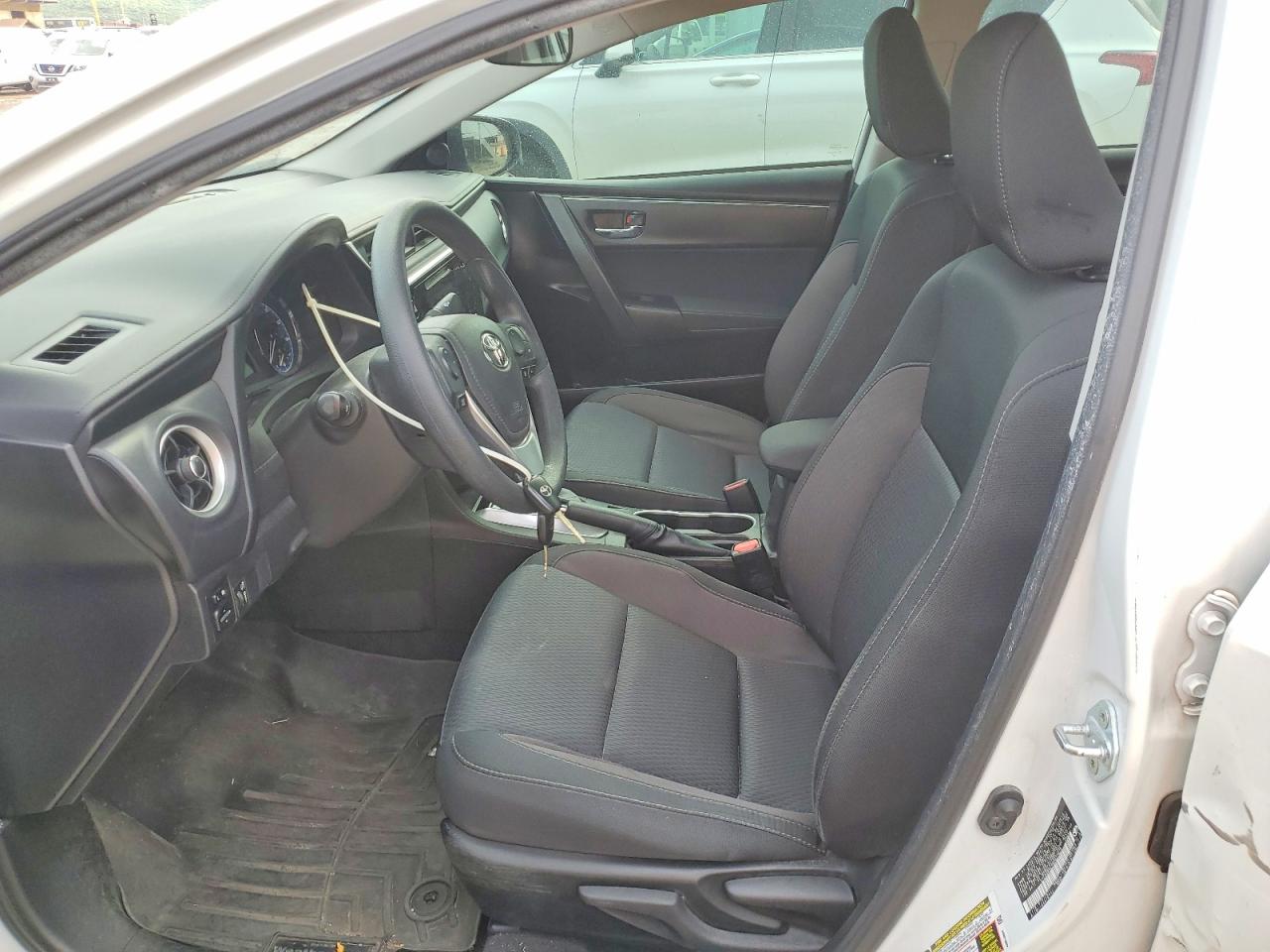 2017 TOYOTA COROLLA L photo 13