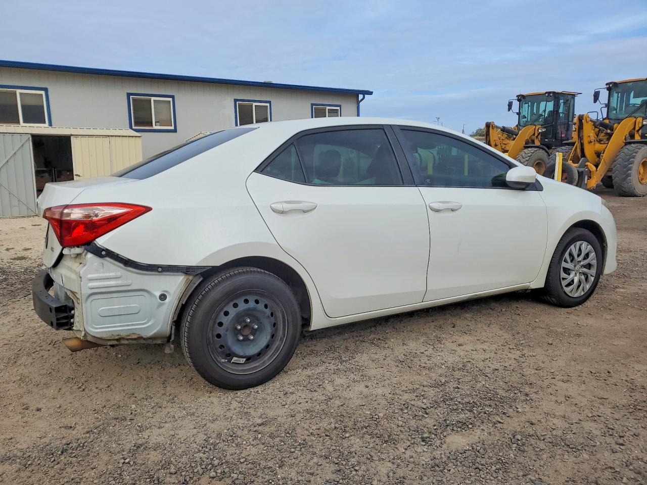 2017 TOYOTA COROLLA L photo 5
