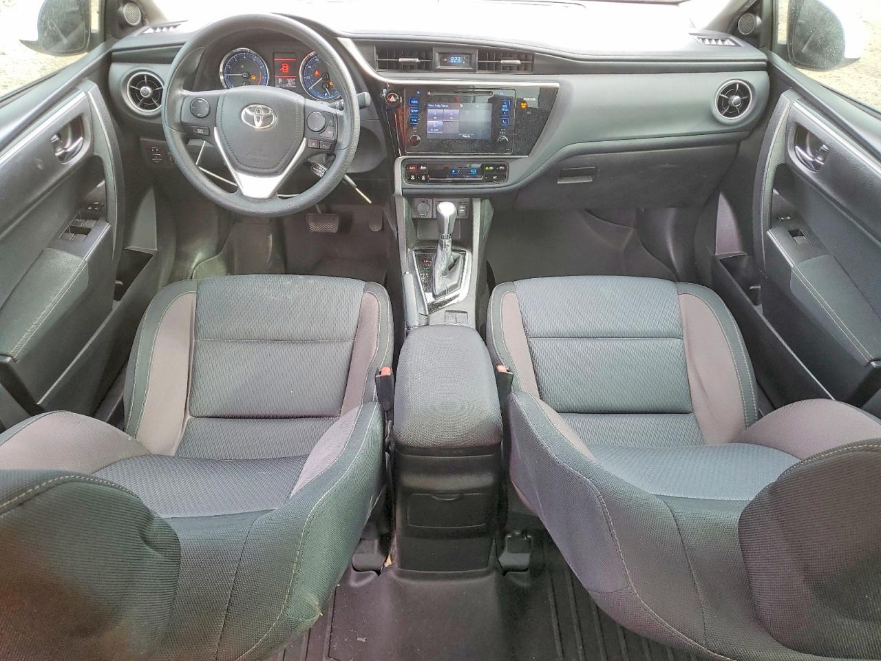2017 TOYOTA COROLLA L photo 15
