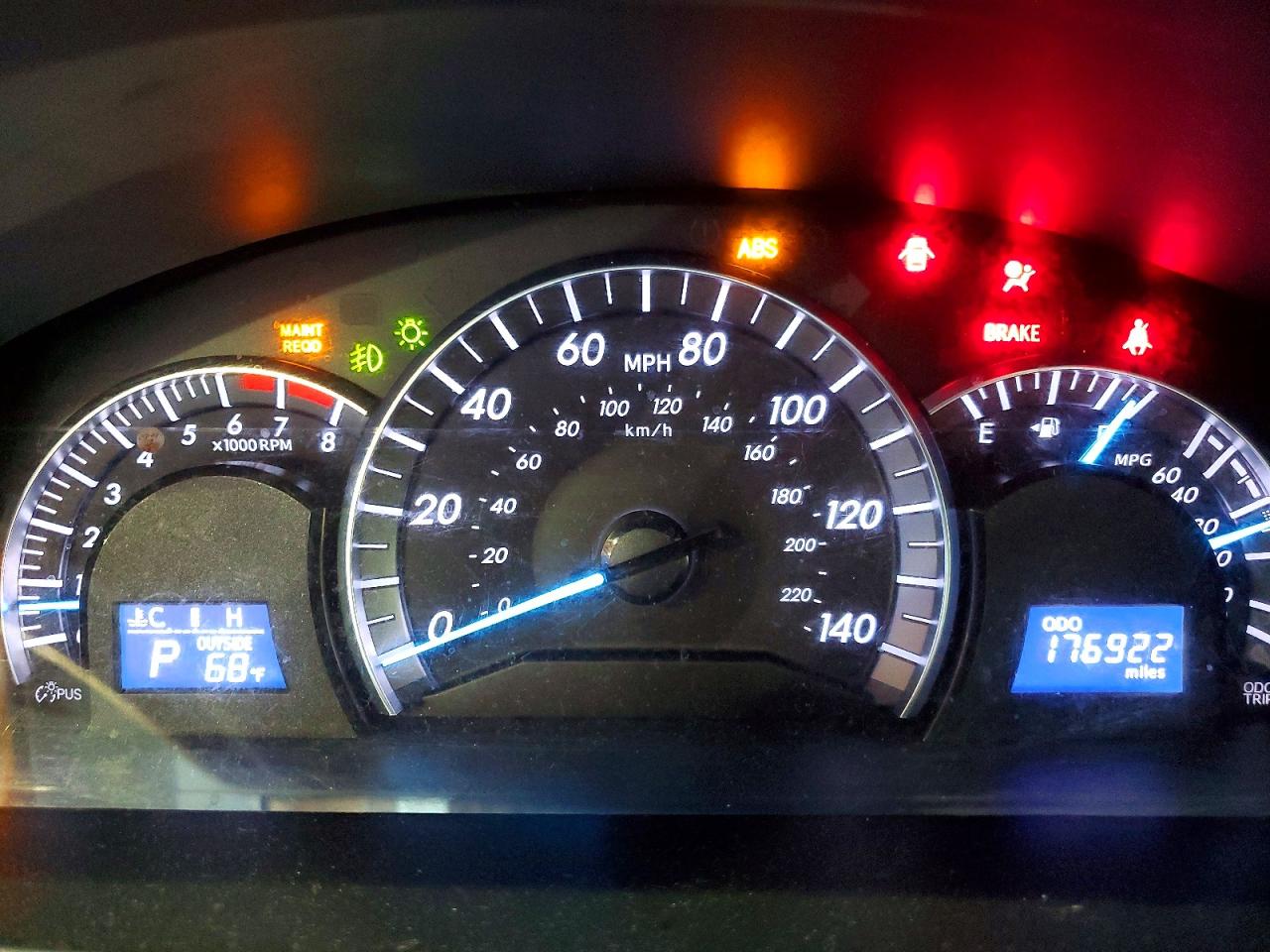2012 TOYOTA CAMRY SE photo 25