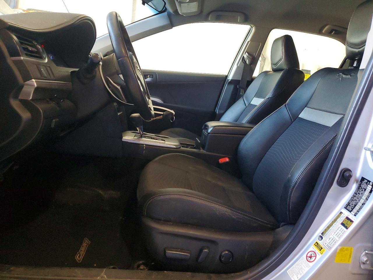 2012 TOYOTA CAMRY SE photo 19