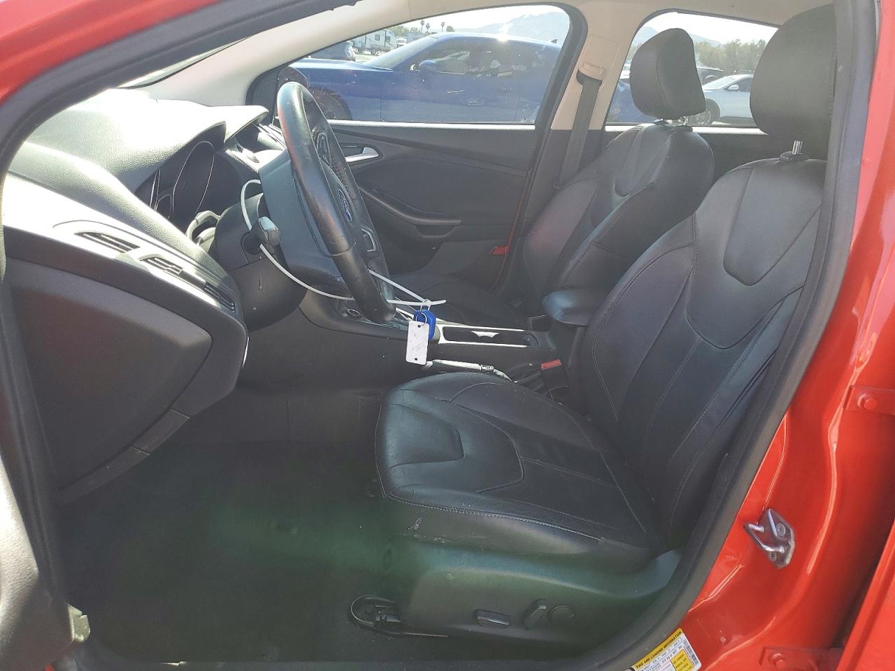 2015 FORD FOCUS SE photo 19