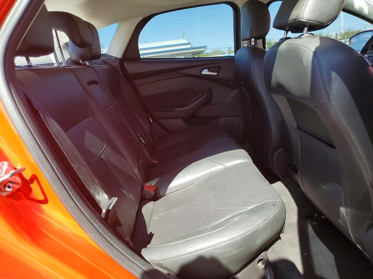 2015 FORD FOCUS SE photo 28