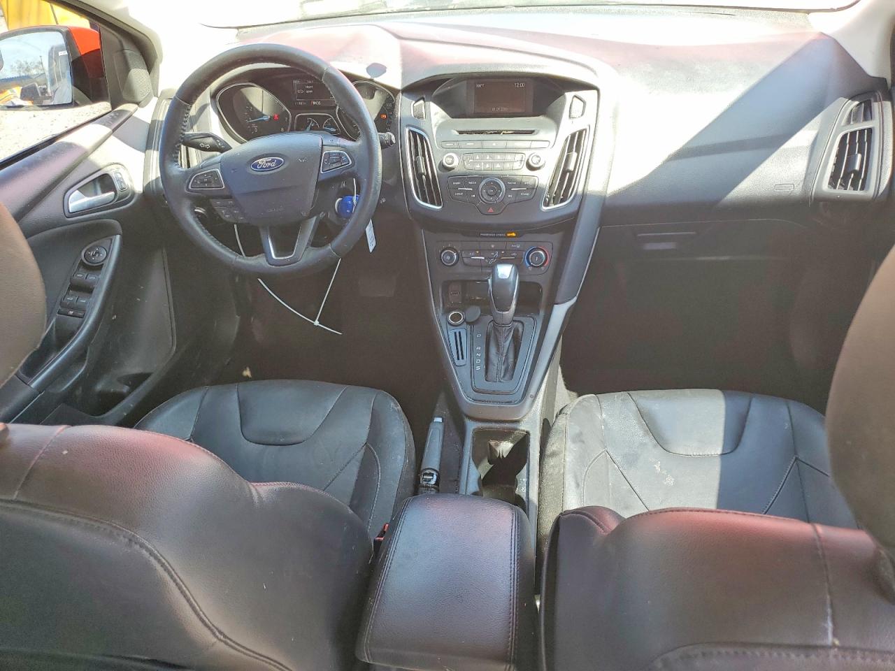 2015 FORD FOCUS SE photo 22