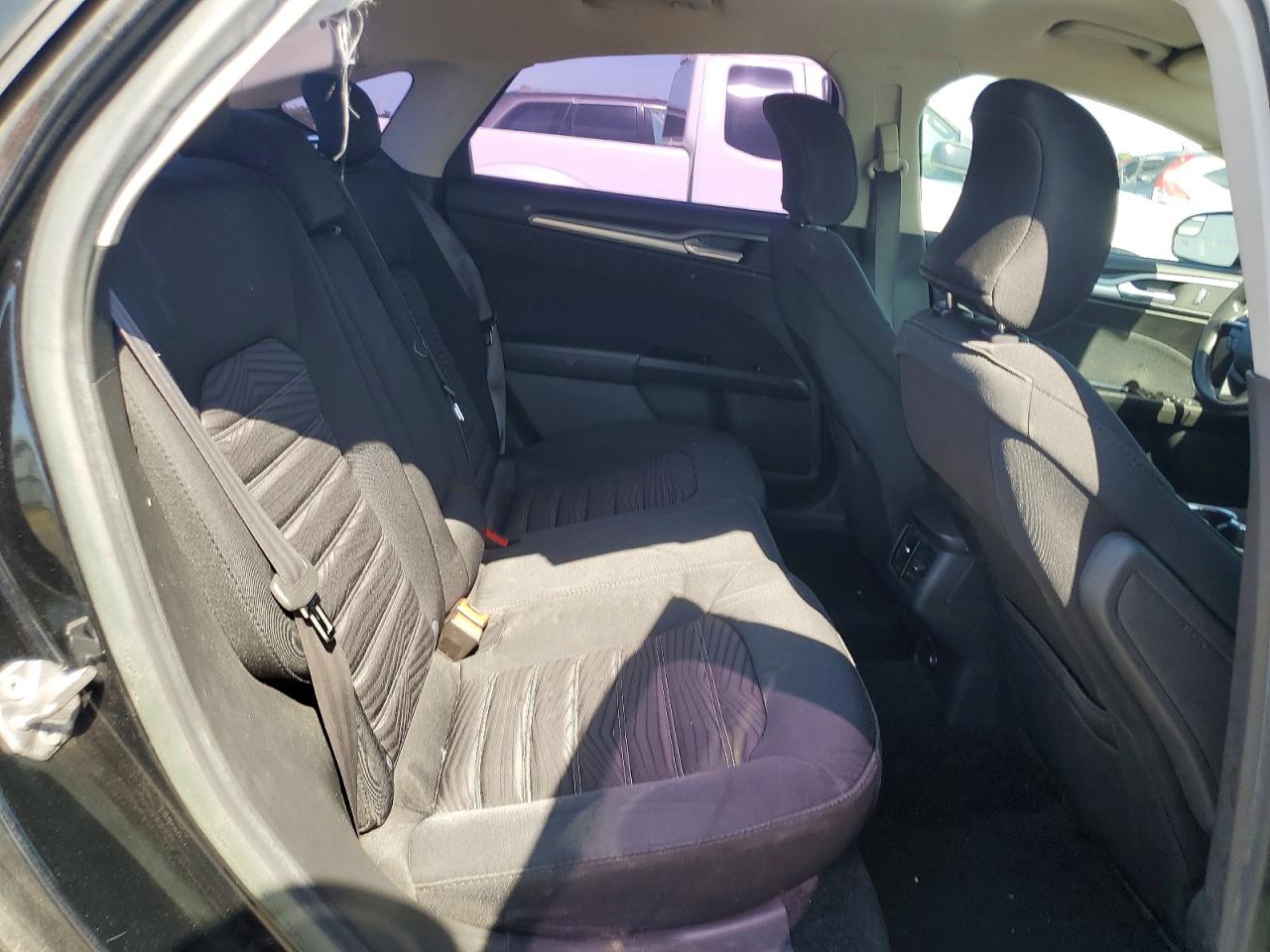 2016 FORD FUSION SE photo 28