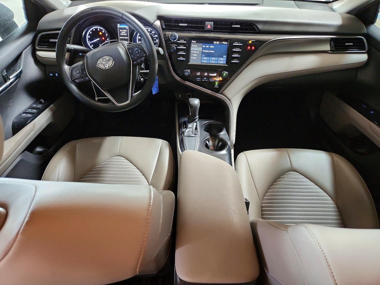 2019 TOYOTA CAMRY SE photo 15
