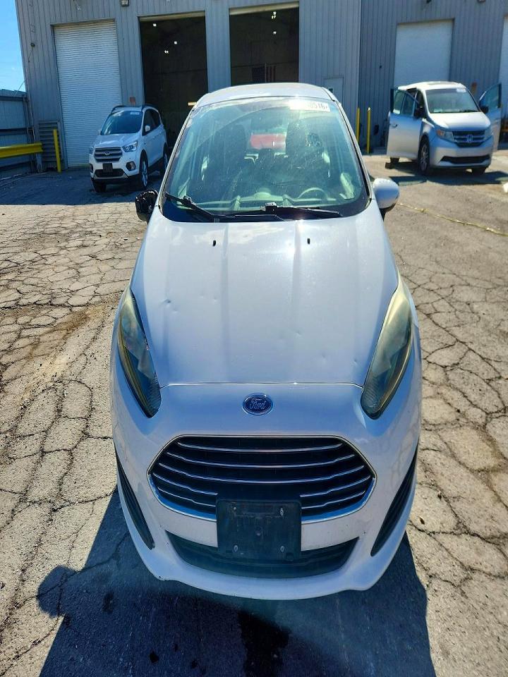 2016 FORD FIESTA SE photo 13
