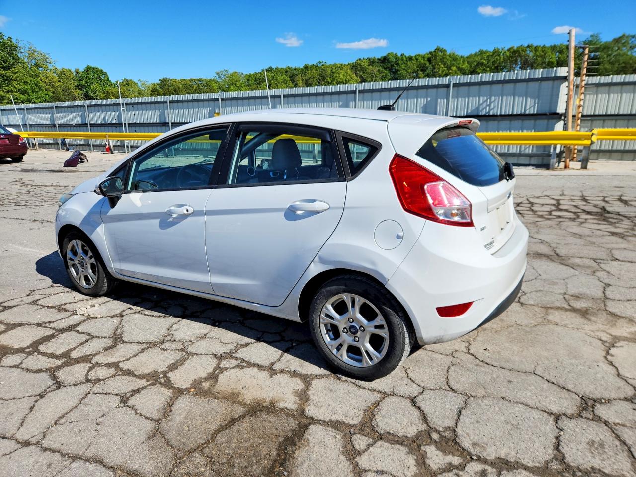 2016 FORD FIESTA SE photo 4