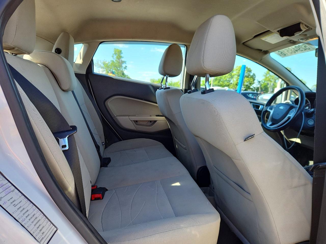 2016 FORD FIESTA SE photo 31