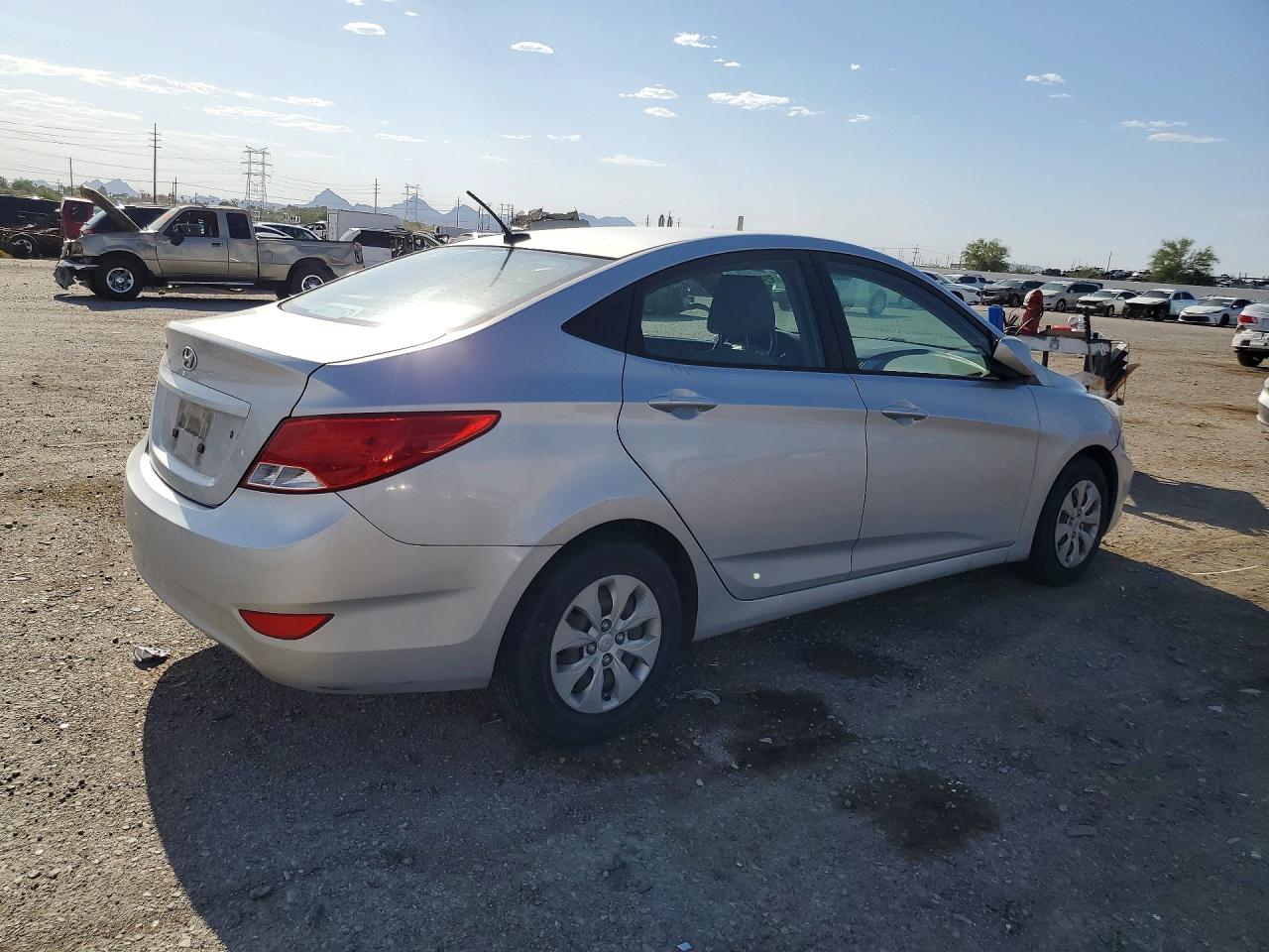 2015 HYUNDAI ACCENT GLS photo 5