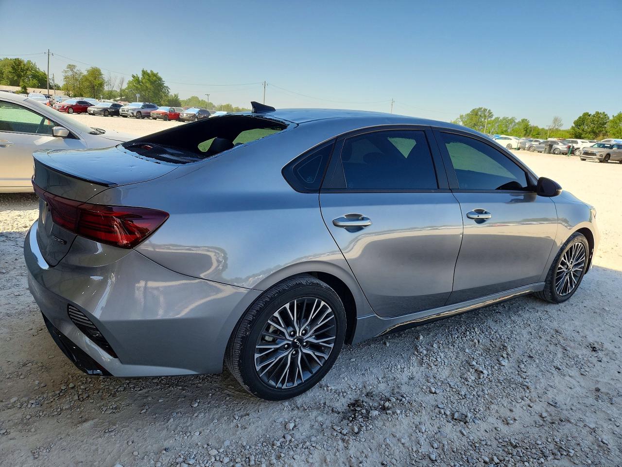 2024 KIA FORTE GT LINE photo 7
