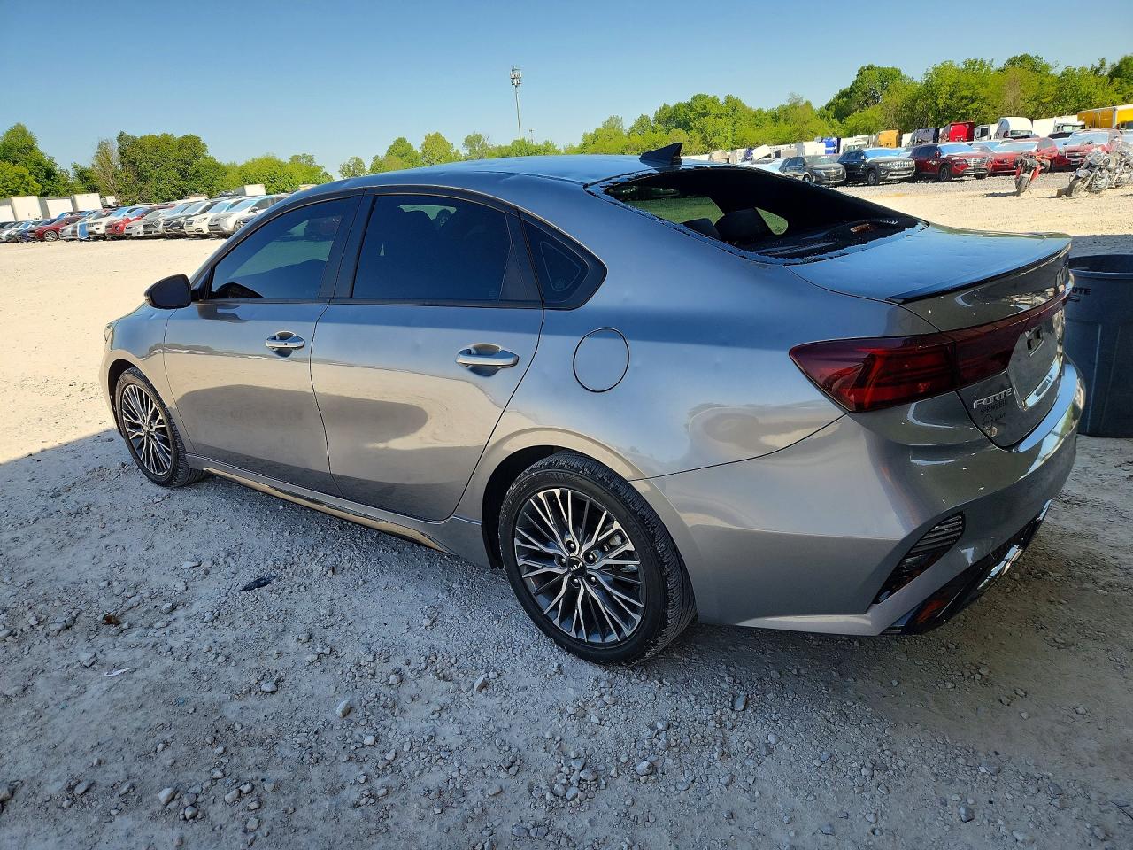 2024 KIA FORTE GT LINE photo 4
