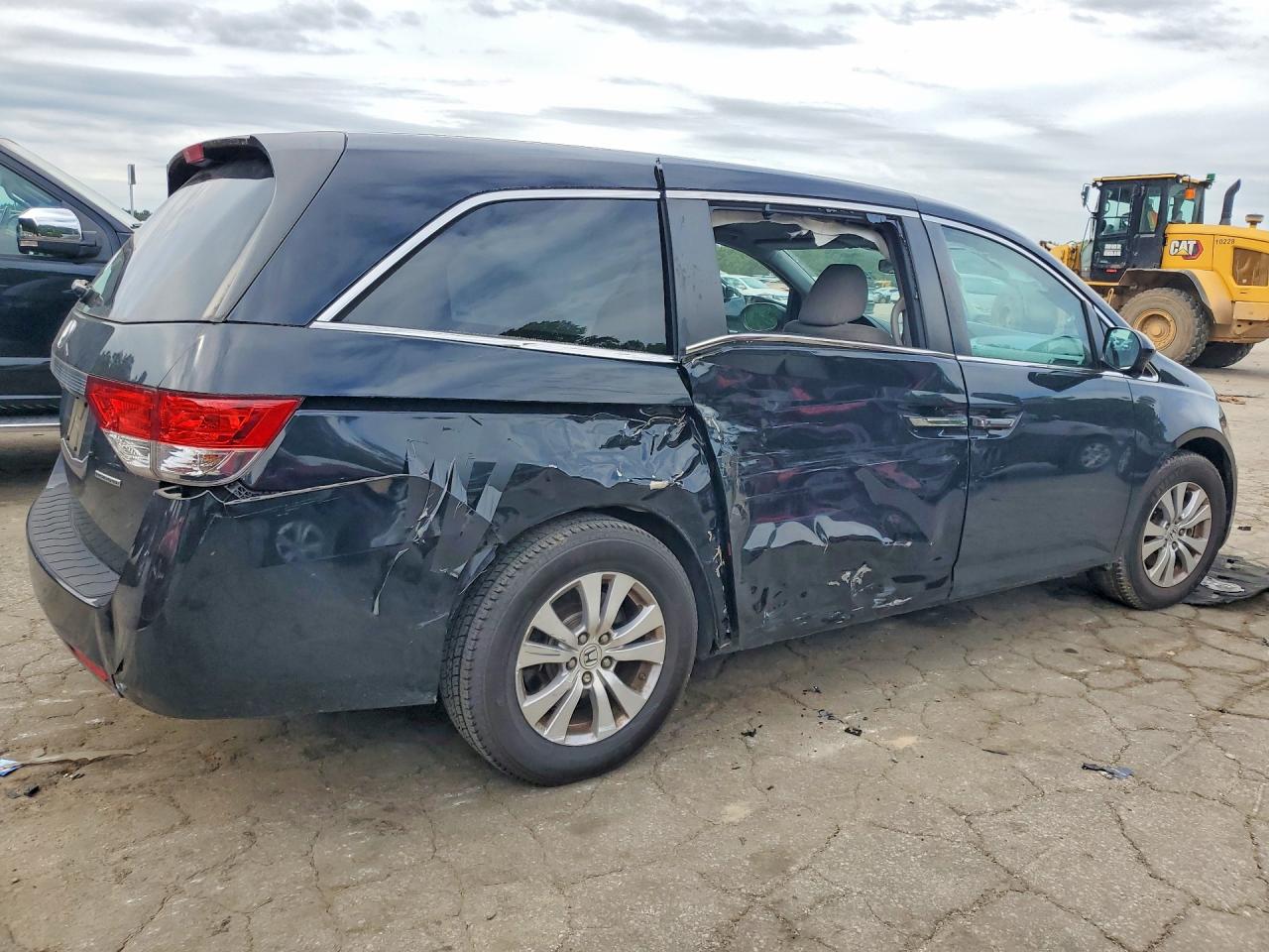 2016 HONDA ODYSSEY SE photo 5