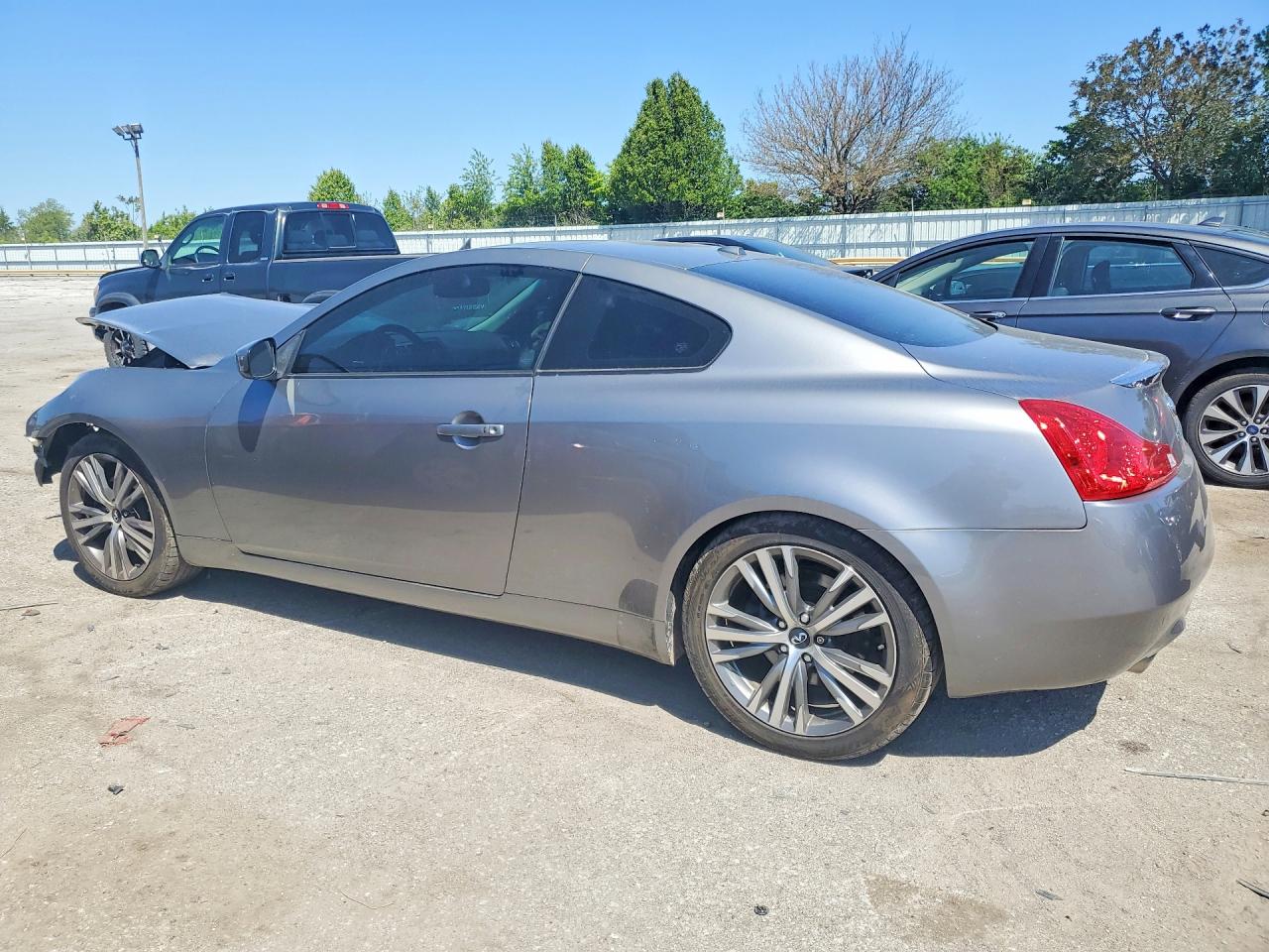 2009 INFINITI G37 COUPE BASE photo 4