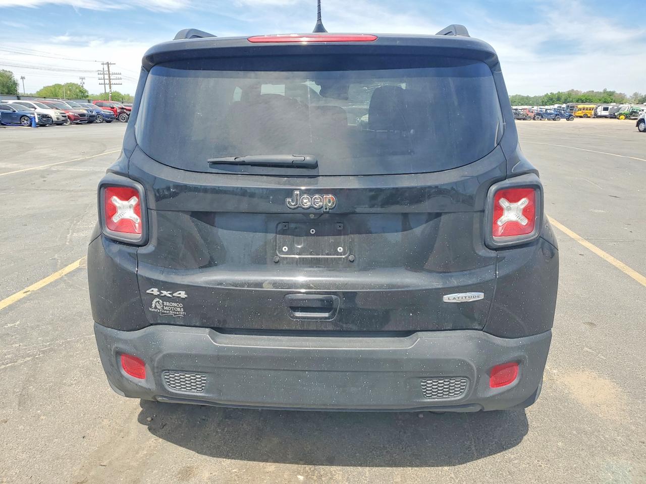 2019 JEEP RENEGADE LATITUDE photo 11