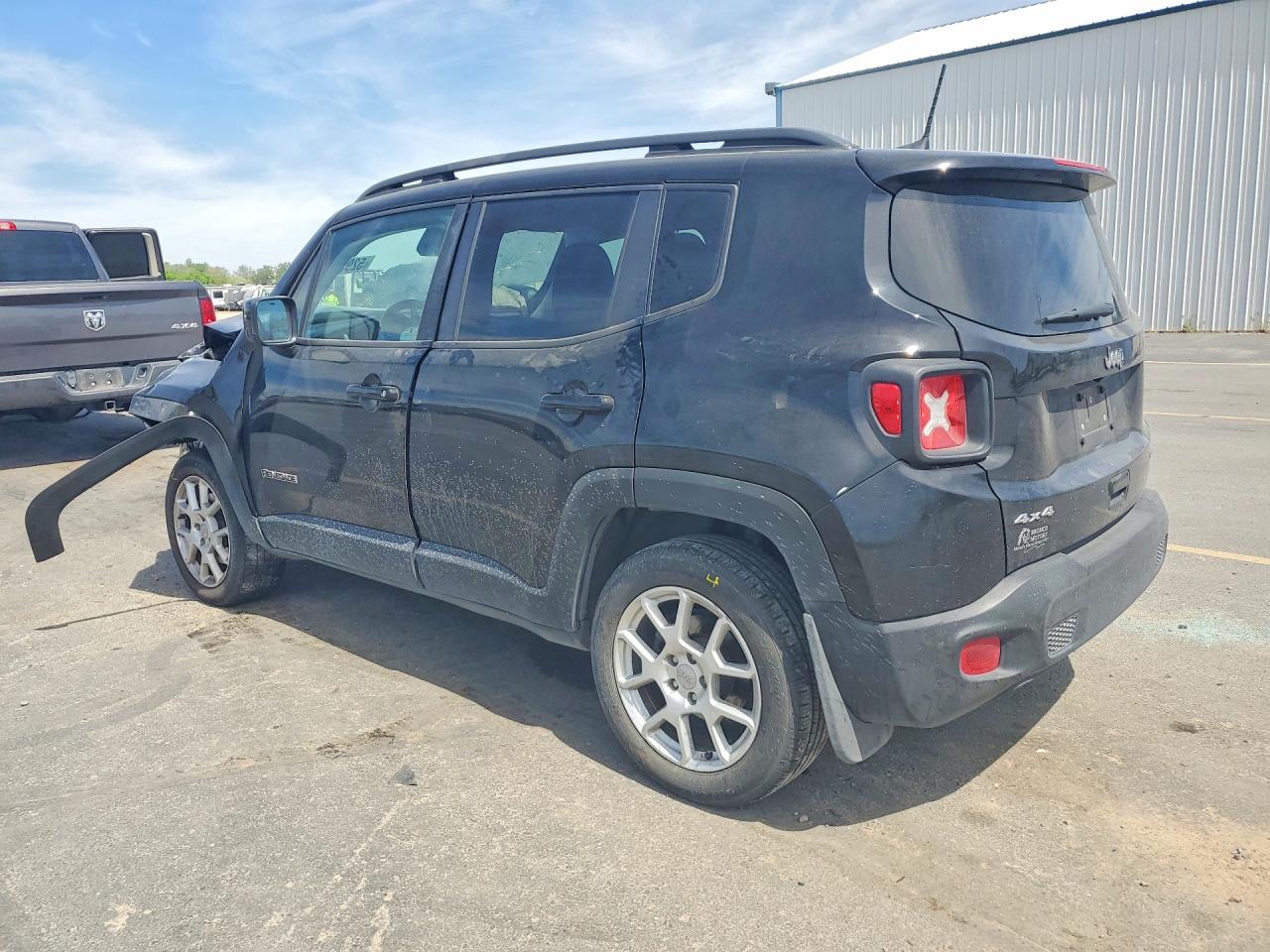 2019 JEEP RENEGADE LATITUDE photo 3