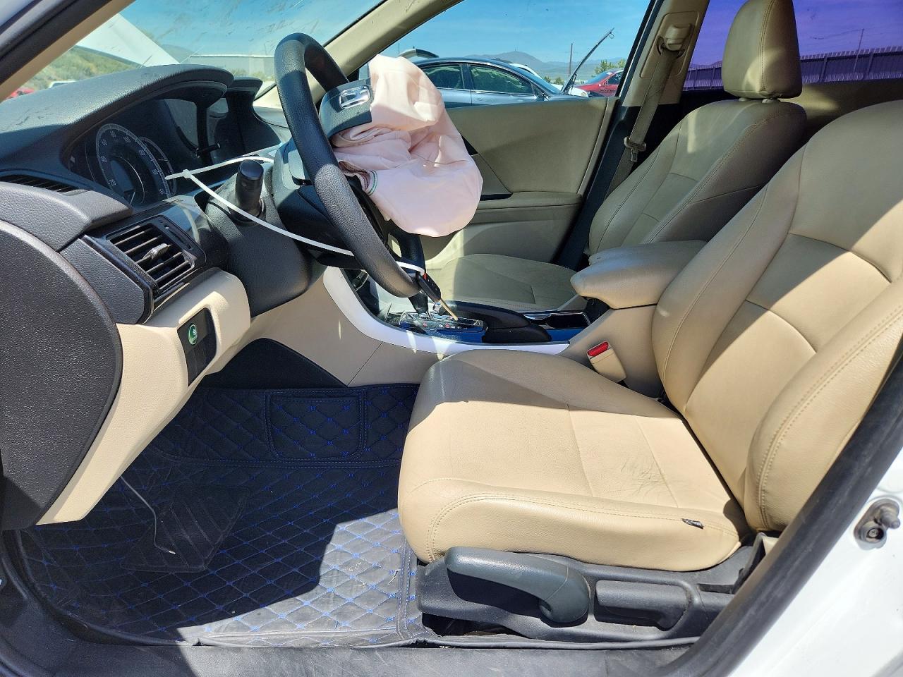 2016 HONDA ACCORD LX photo 13