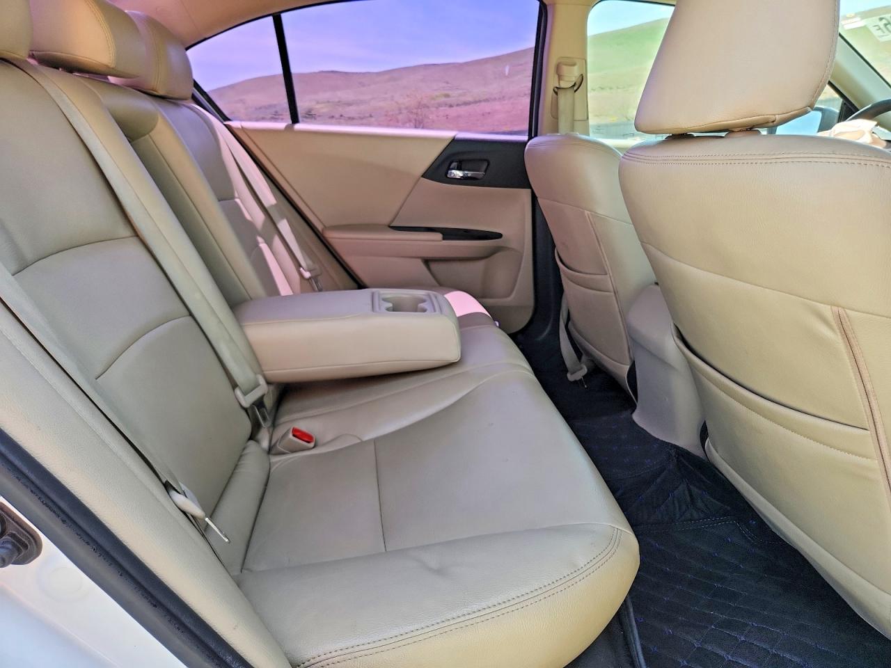 2016 HONDA ACCORD LX photo 19