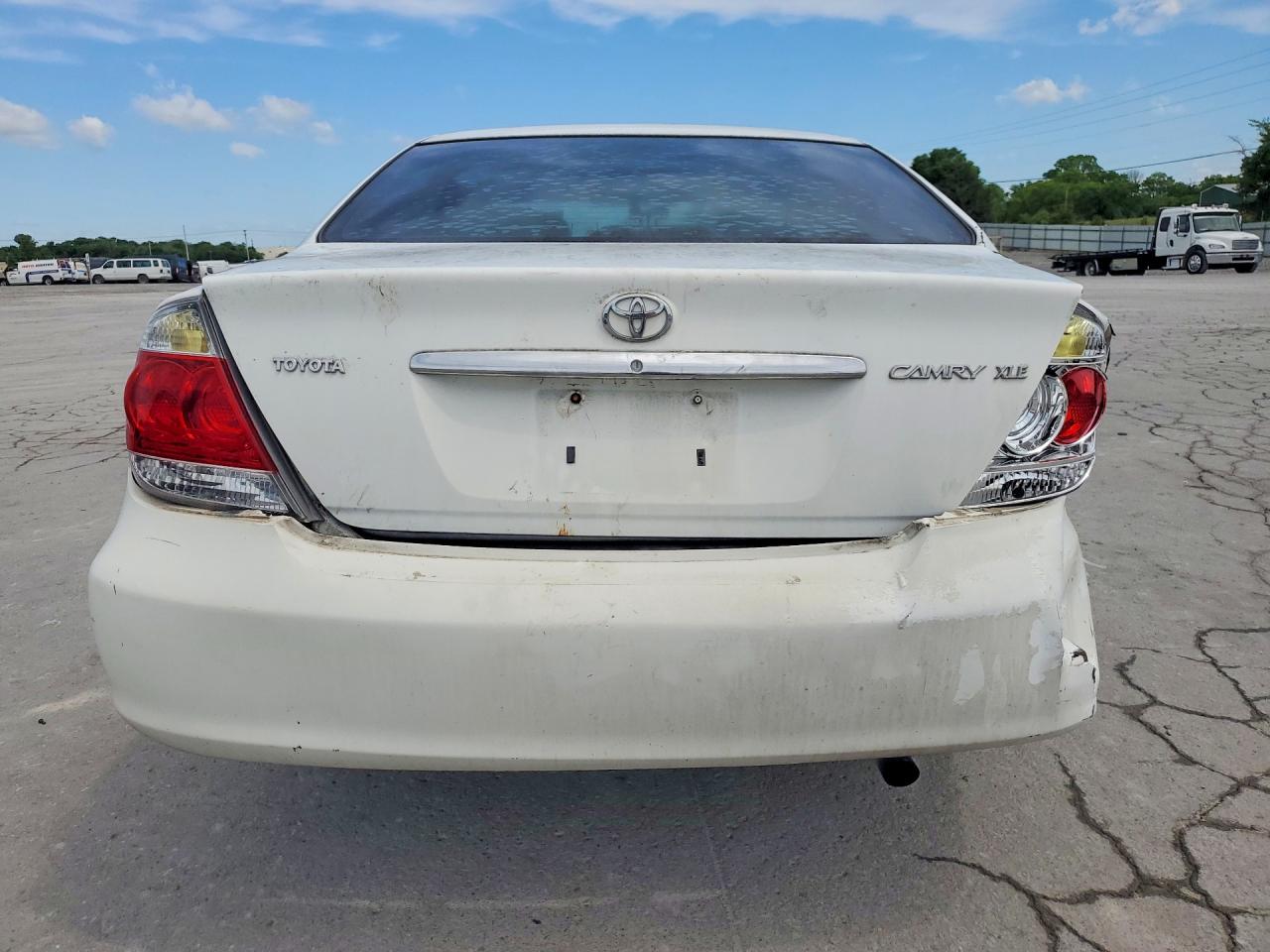 2006 TOYOTA CAMRY XLE photo 11