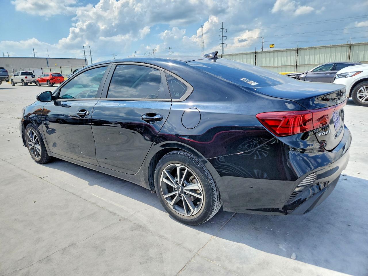 2023 KIA FORTE LXS photo 2