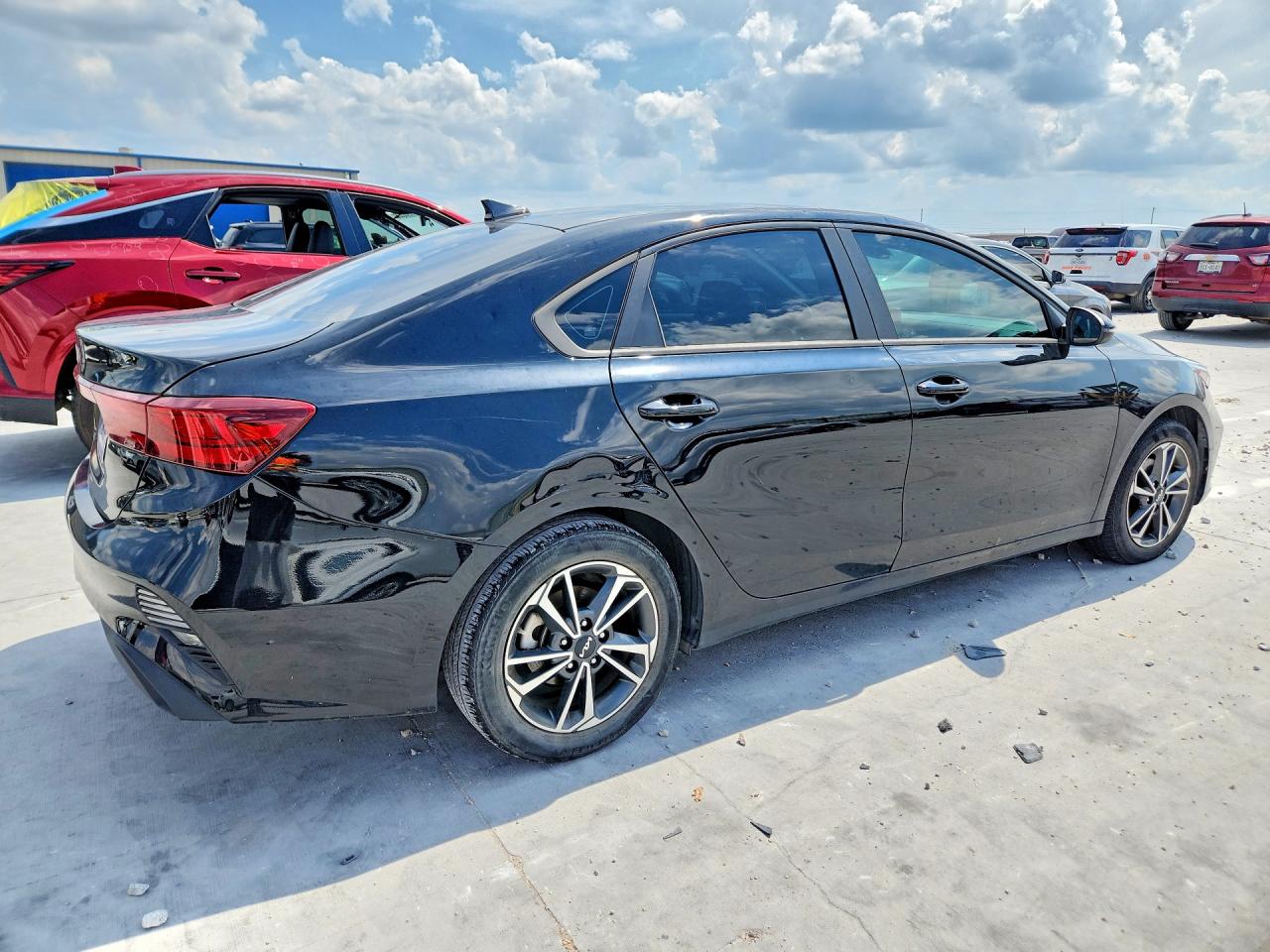2023 KIA FORTE LXS photo 3