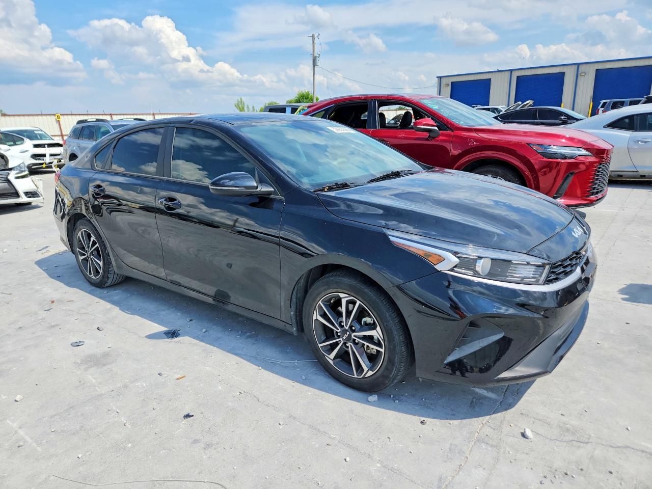 2023 KIA FORTE LXS photo 4