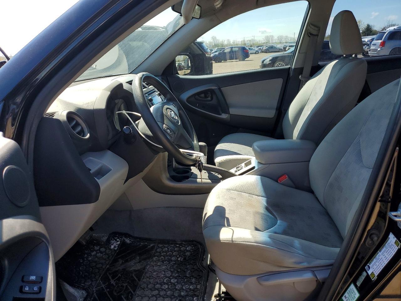 2012 TOYOTA RAV4 BASE photo 19