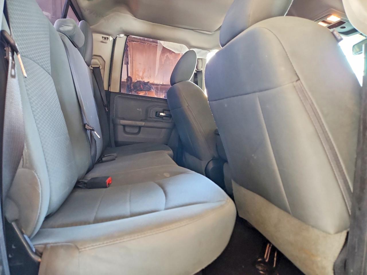 2016 RAM 1500 SLT photo 19