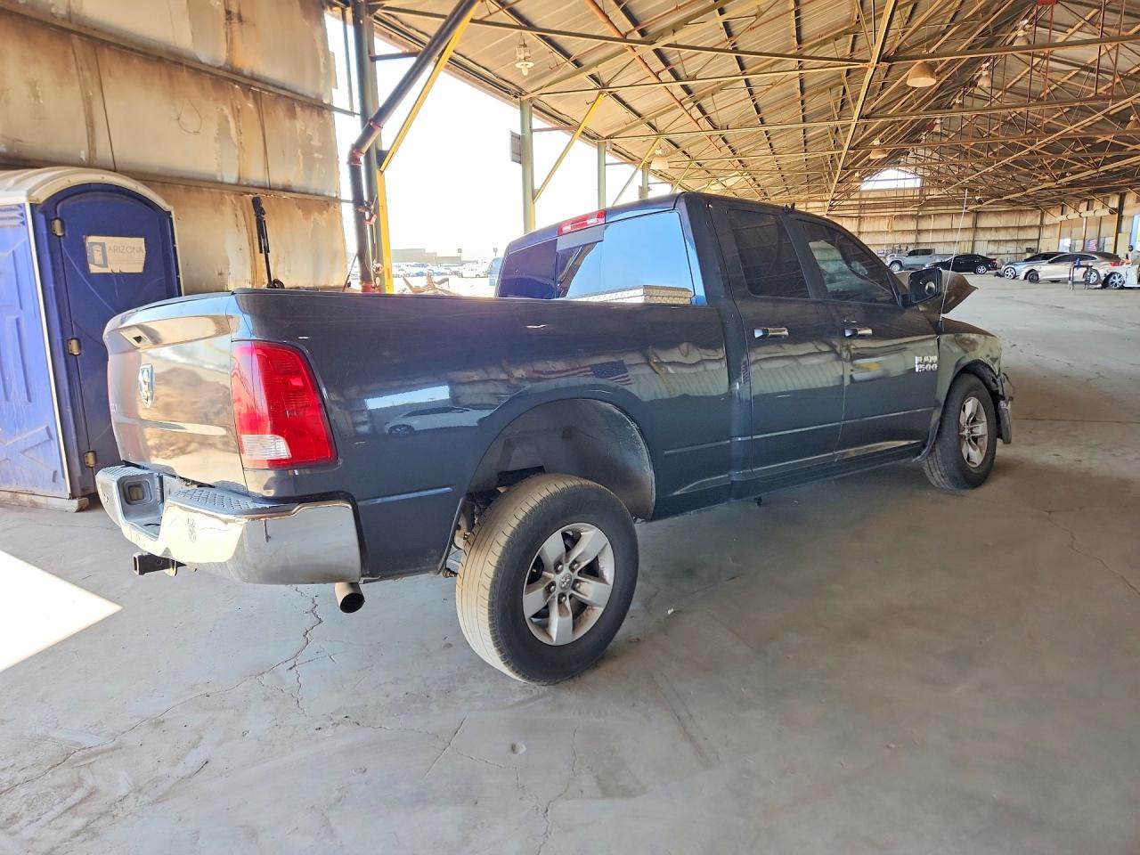 2016 RAM 1500 SLT photo 5