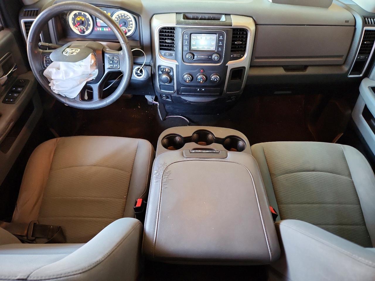 2016 RAM 1500 SLT photo 15