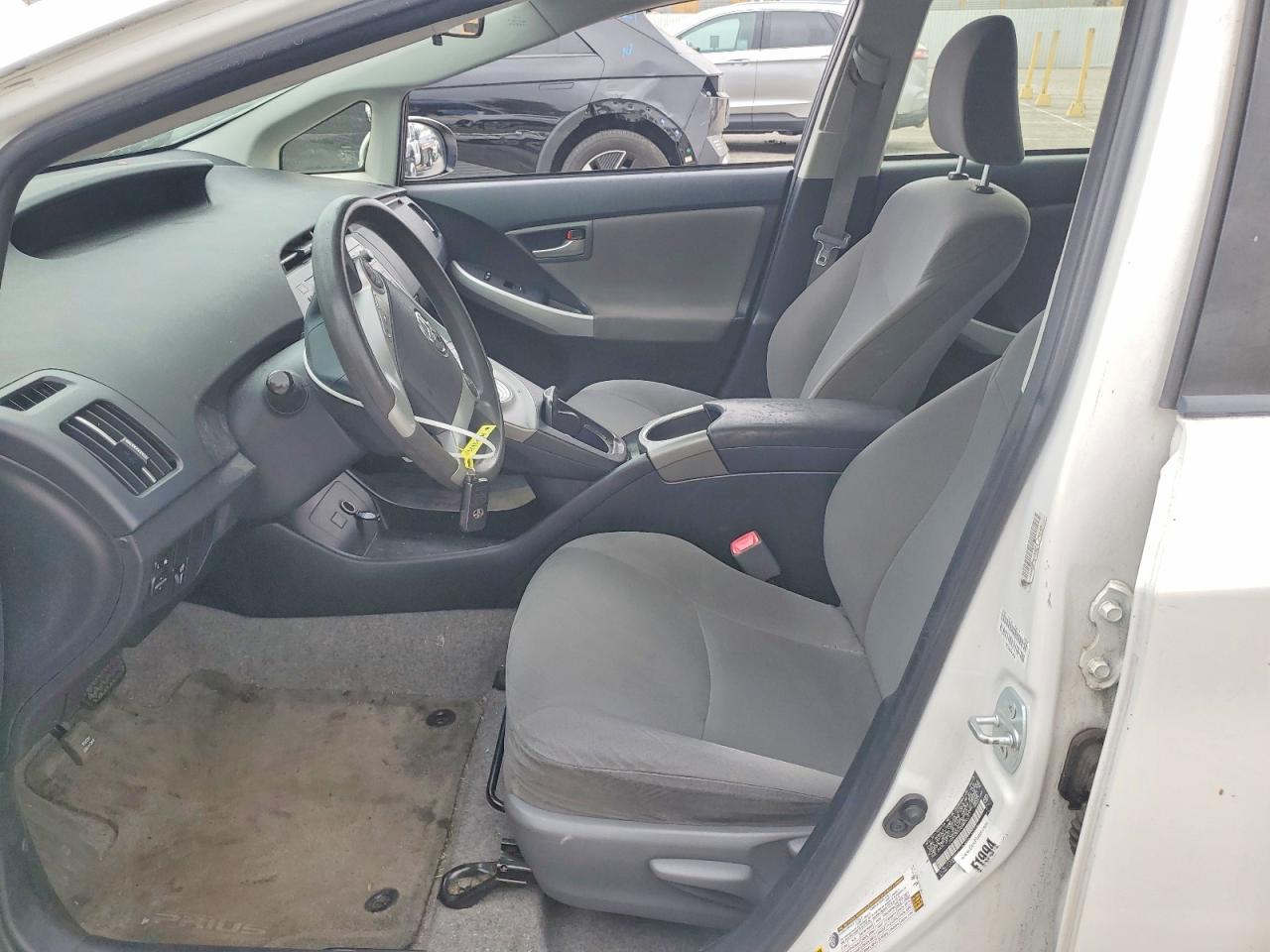 2013 TOYOTA PRIUS TWO photo 19