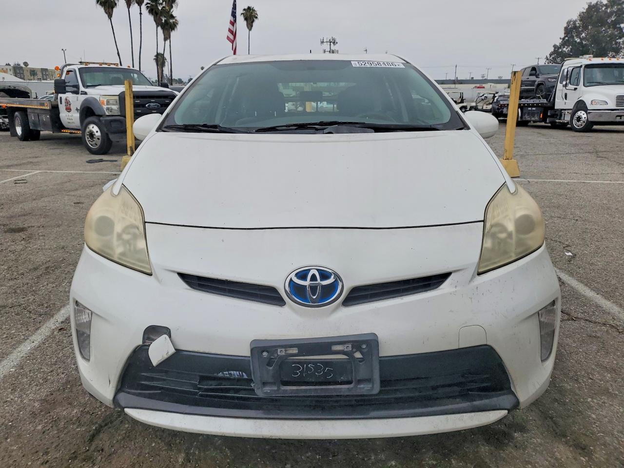 2013 TOYOTA PRIUS TWO photo 13