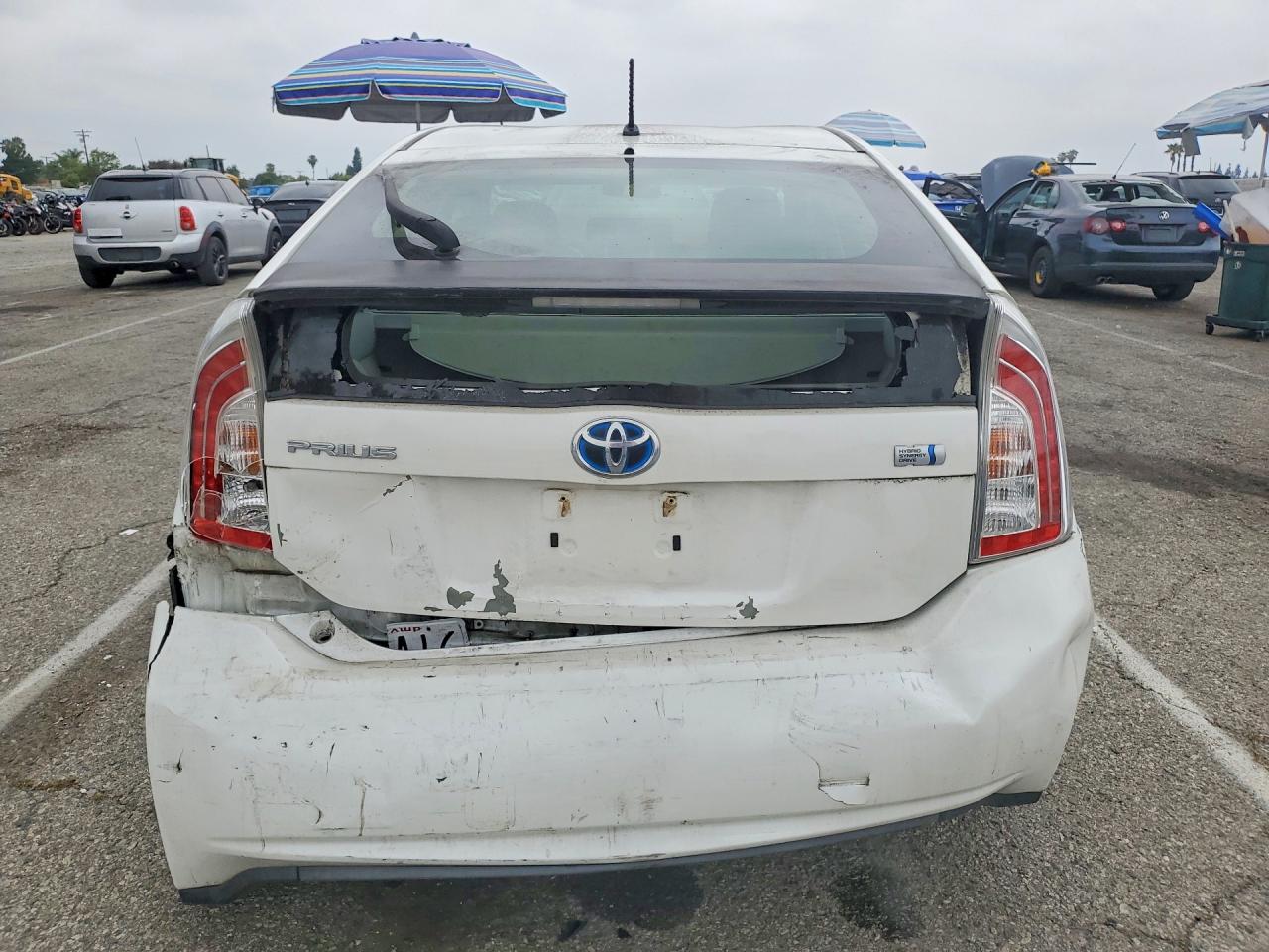 2013 TOYOTA PRIUS TWO photo 16