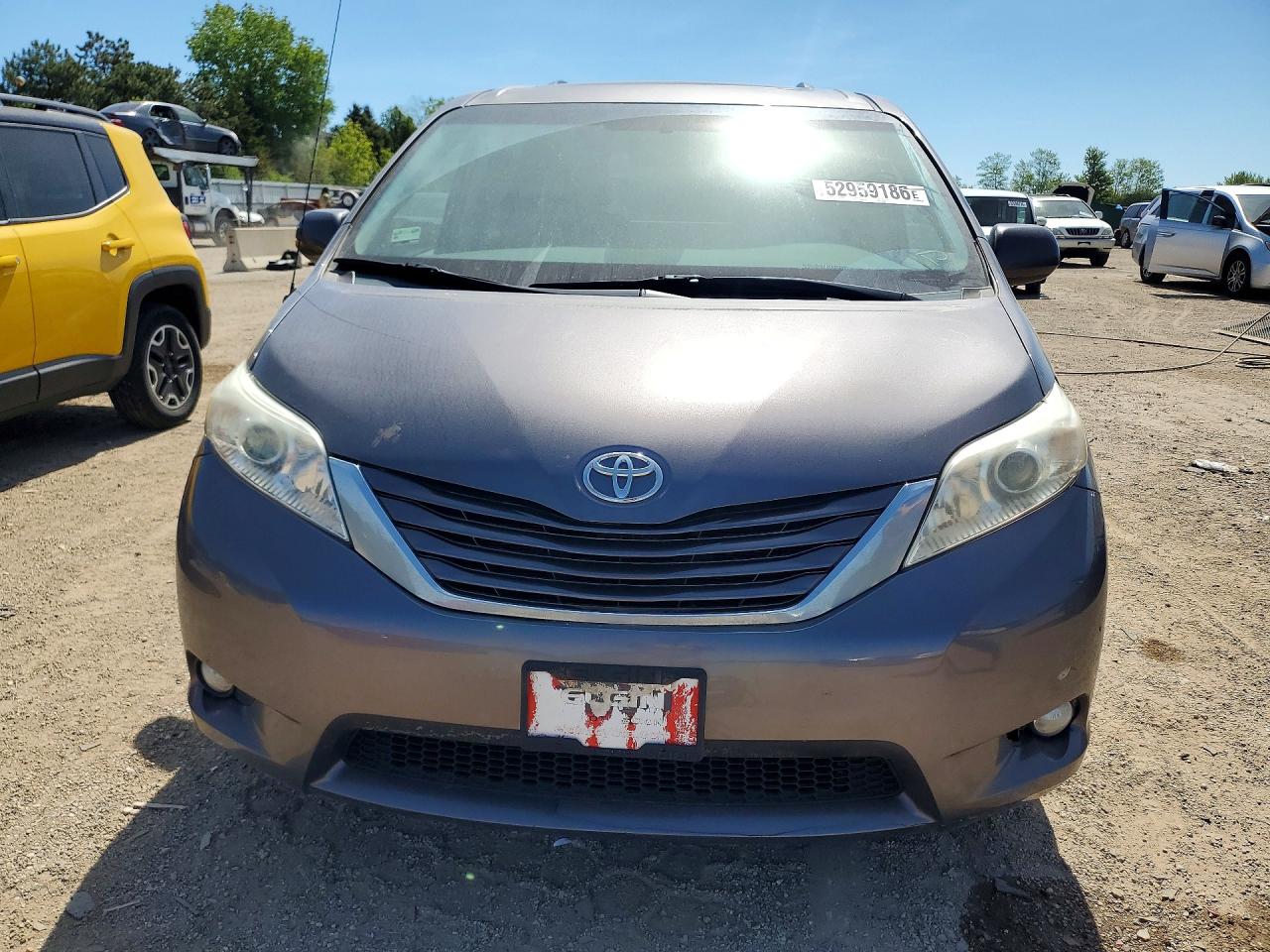 2014 TOYOTA SIENNA XLE 8-PASSENGER photo 5