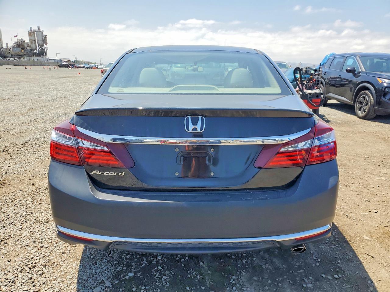 2017 HONDA ACCORD LX photo 11