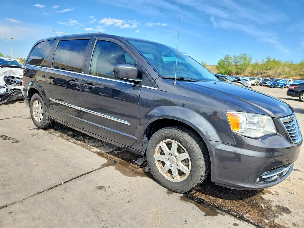 2012 CHRYSLER TOWN & COUNTRY TOURING photo 10