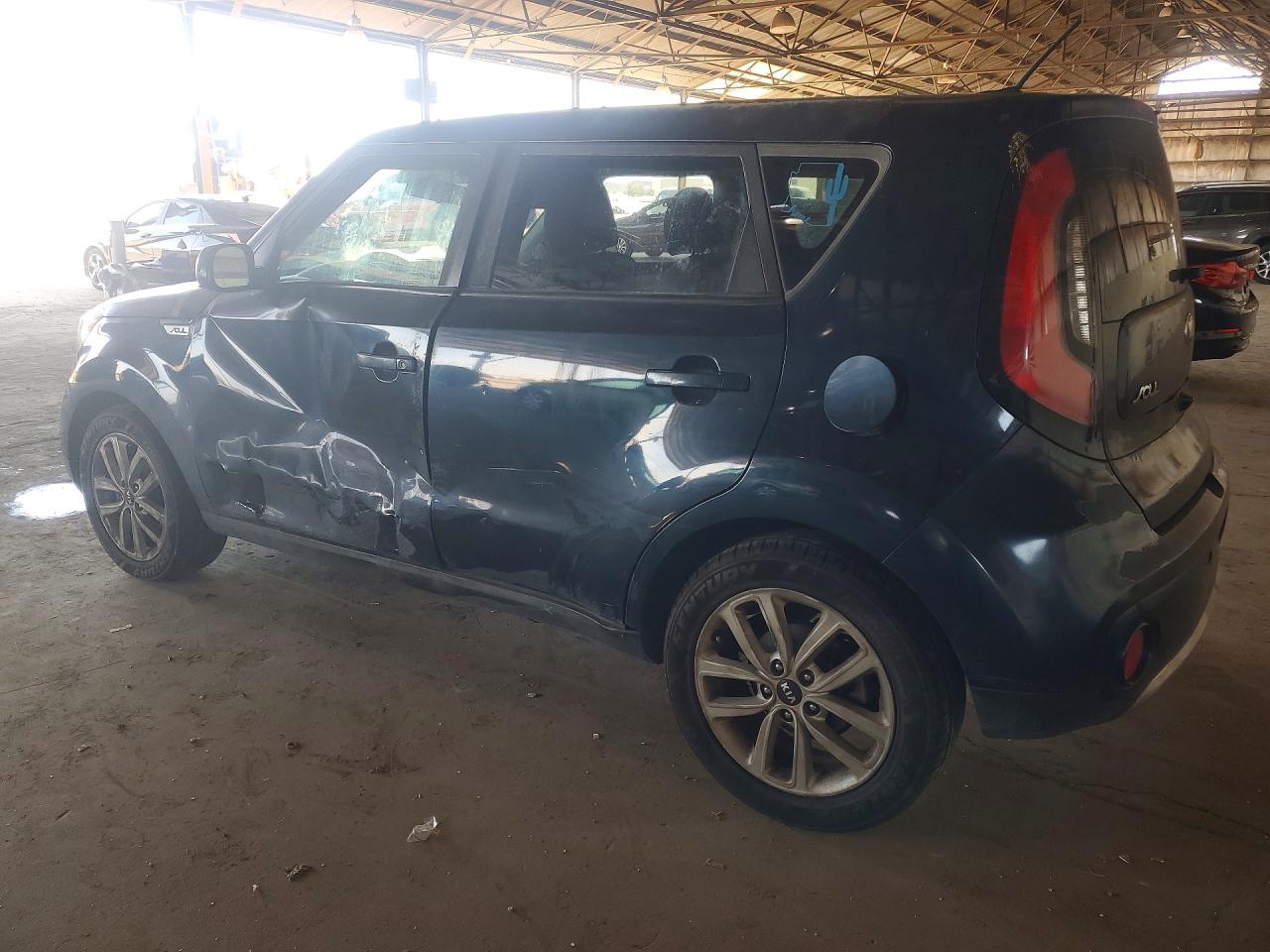2017 KIA SOUL + photo 4