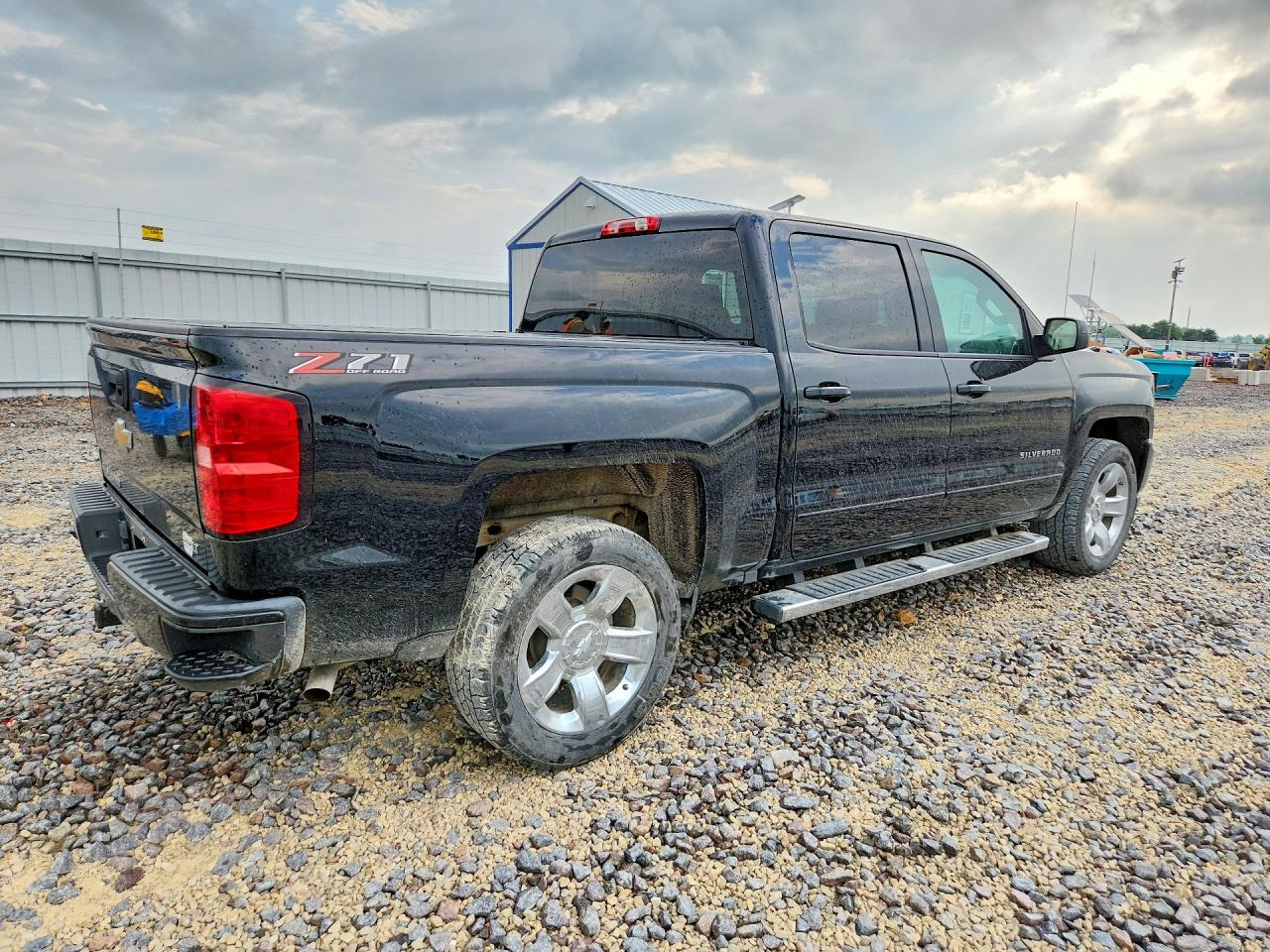 2018 CHEVROLET SILVERADO K1500 LT photo 3