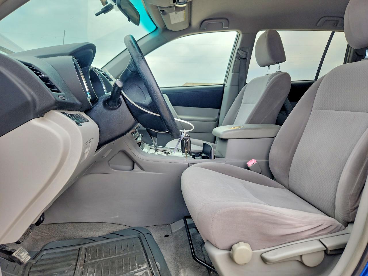 2008 TOYOTA HIGHLANDER BASE photo 13