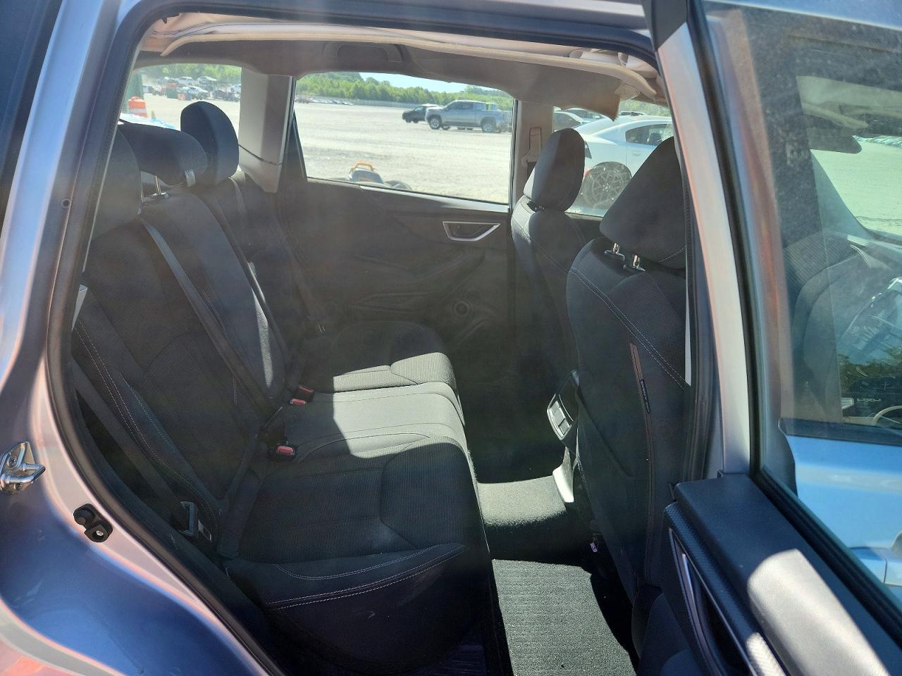 2021 SUBARU FORESTER photo 28